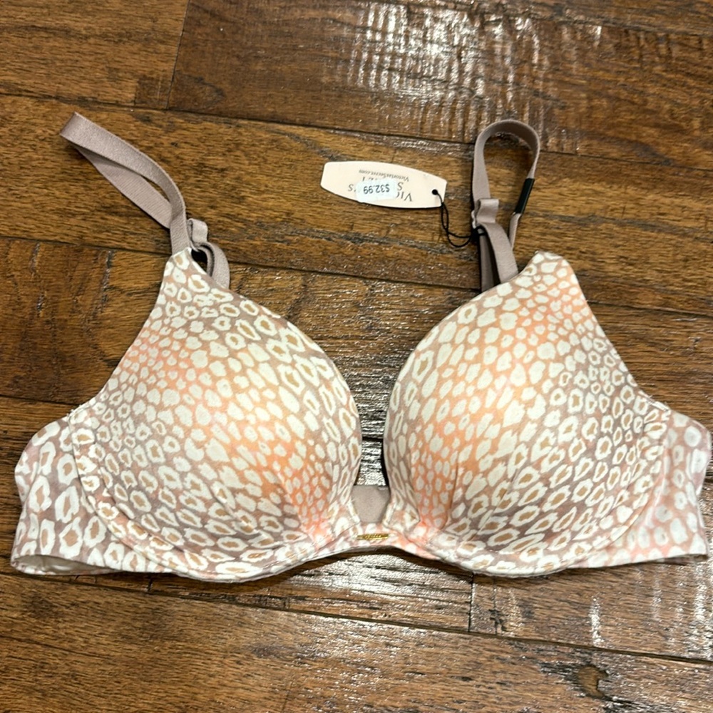 New with tags fabulous by Victoria’s Secret. 32b